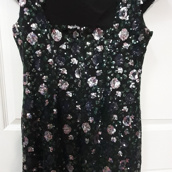 Dress - Picture 4 of 4